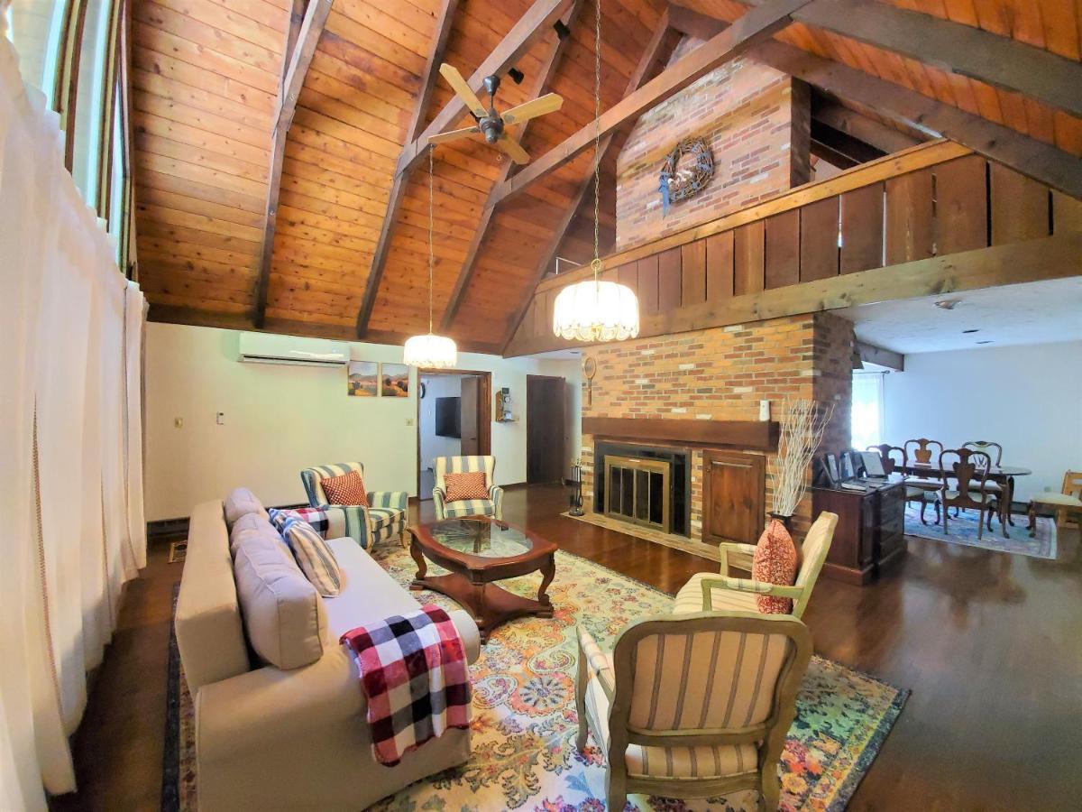 Walk To Pool & Beach - Spacious Gateway, Hot Tub, Game Room Pocono Country Place Exteriör bild